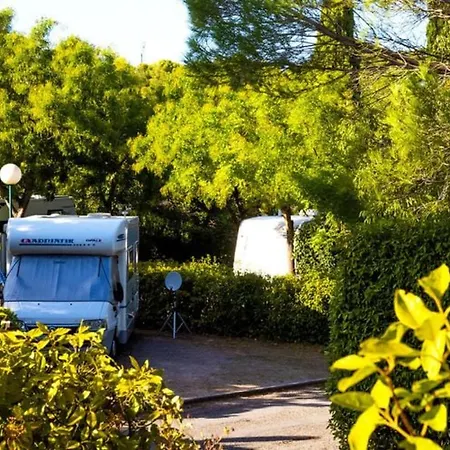 Mobil Confortable Pour 8 Avec Privatif, Terrasse - Api-1-52-560 Kamp alanı Lézignan-Corbières